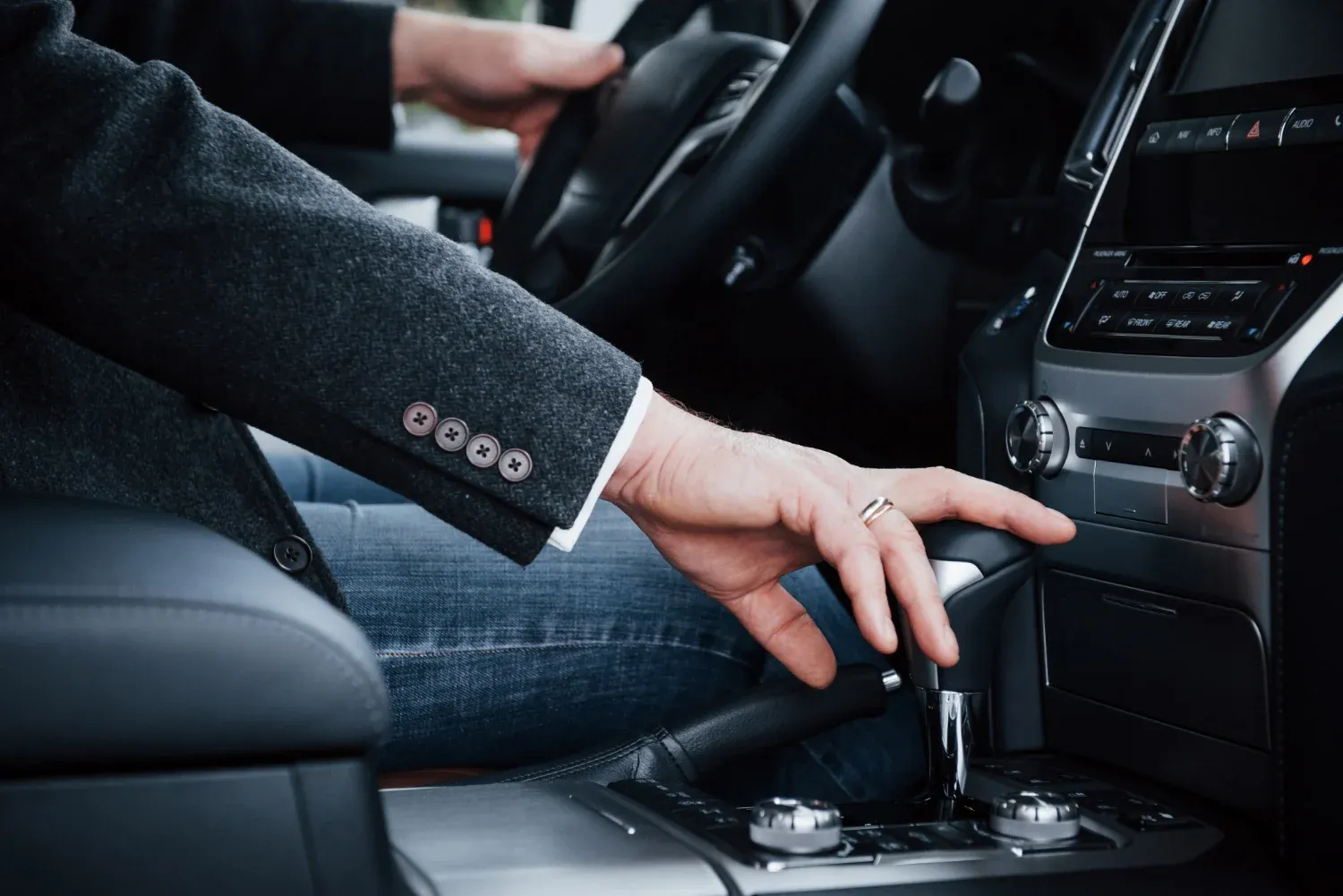 Best Automatic Car to Buy Under ₹10 Lakh in India 